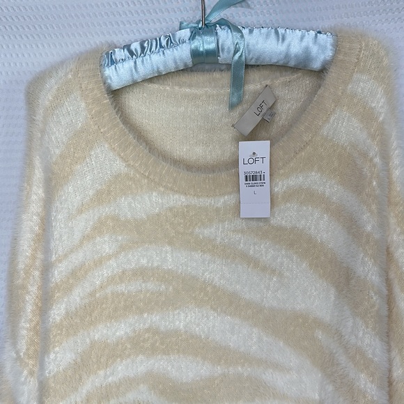 NWT Loft soft Nylon sweater - Picture 4 of 10